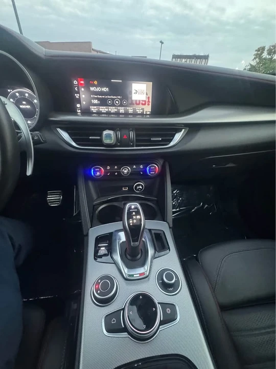 2024 Alfa Romeo Stelvio - Image 9 of 10