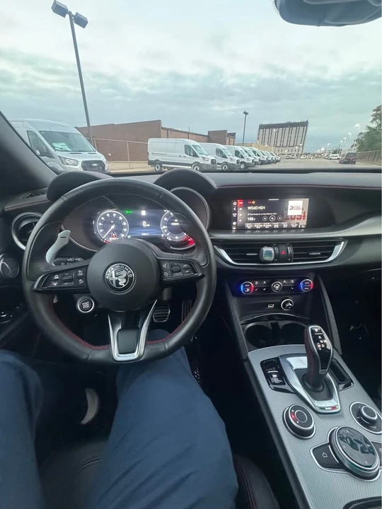 2024 Alfa Romeo Stelvio - Image 8 of 10