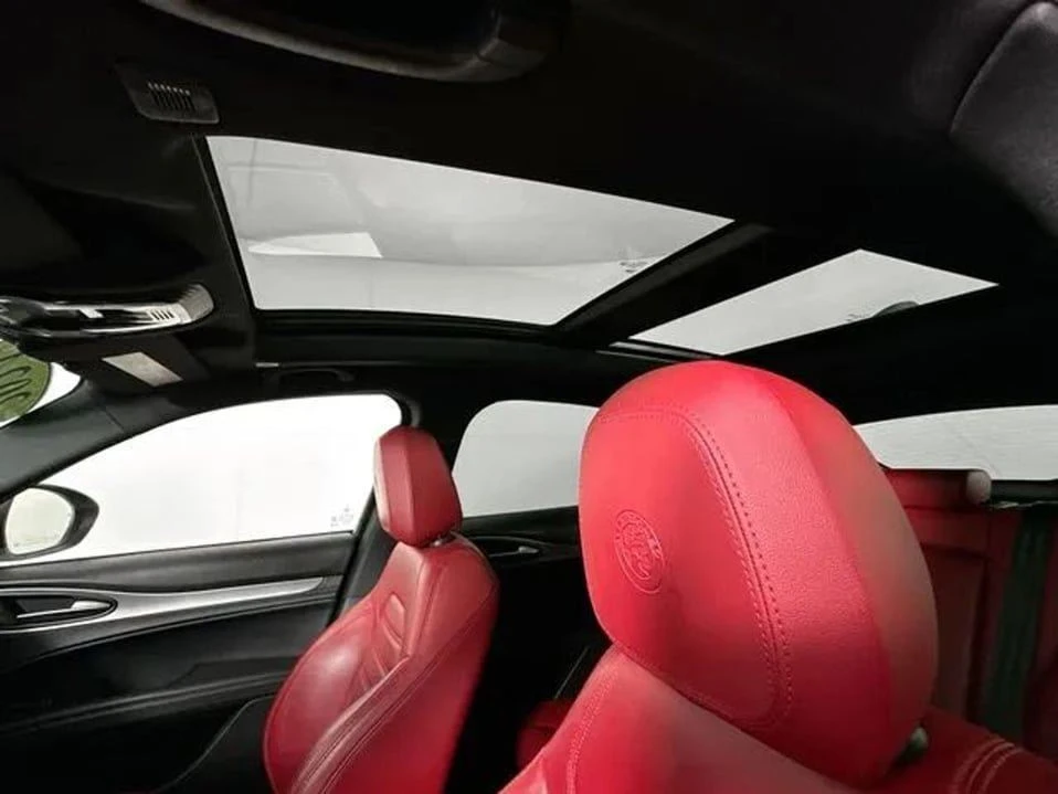 2024 Alfa Romeo Stelvio - Image 18 of 20
