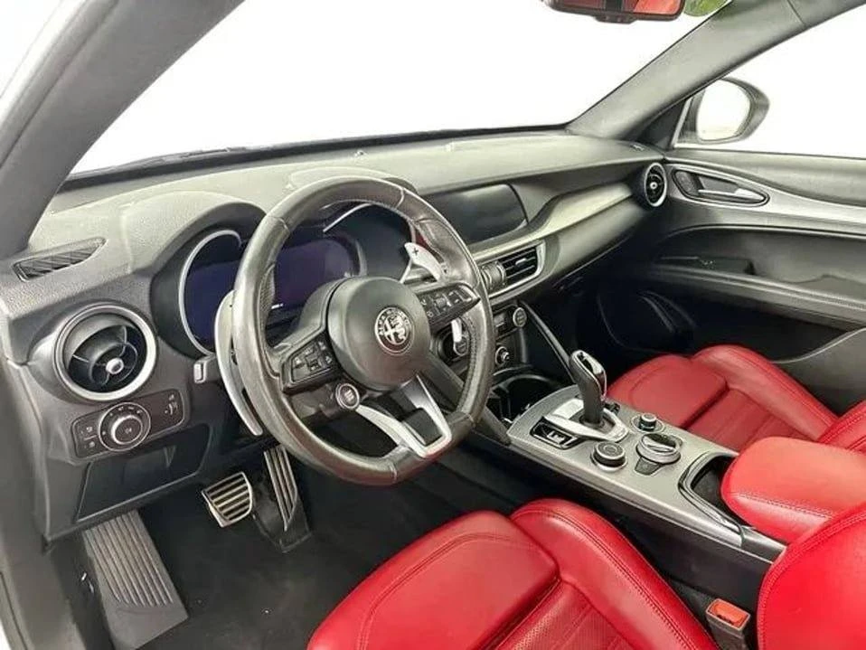 2024 Alfa Romeo Stelvio - Image 19 of 20
