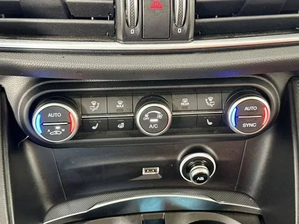 2024 Alfa Romeo Stelvio - Image 13 of 20