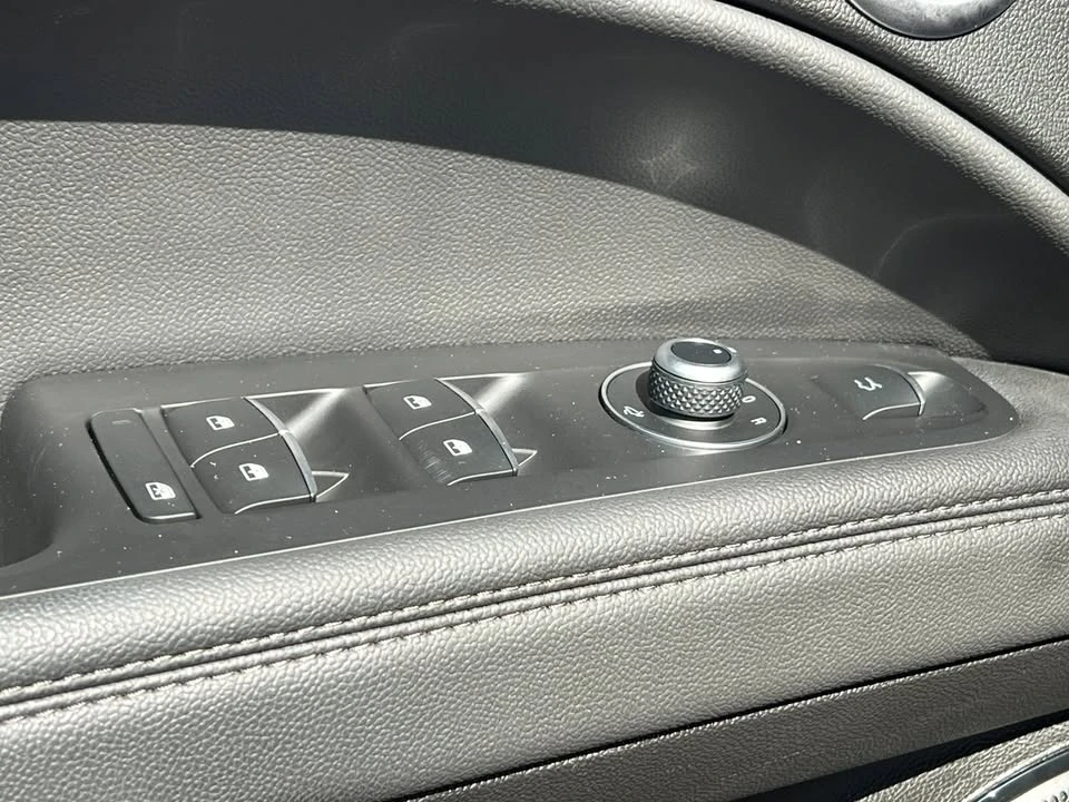 2024 Alfa Romeo Stelvio - Image 16 of 20