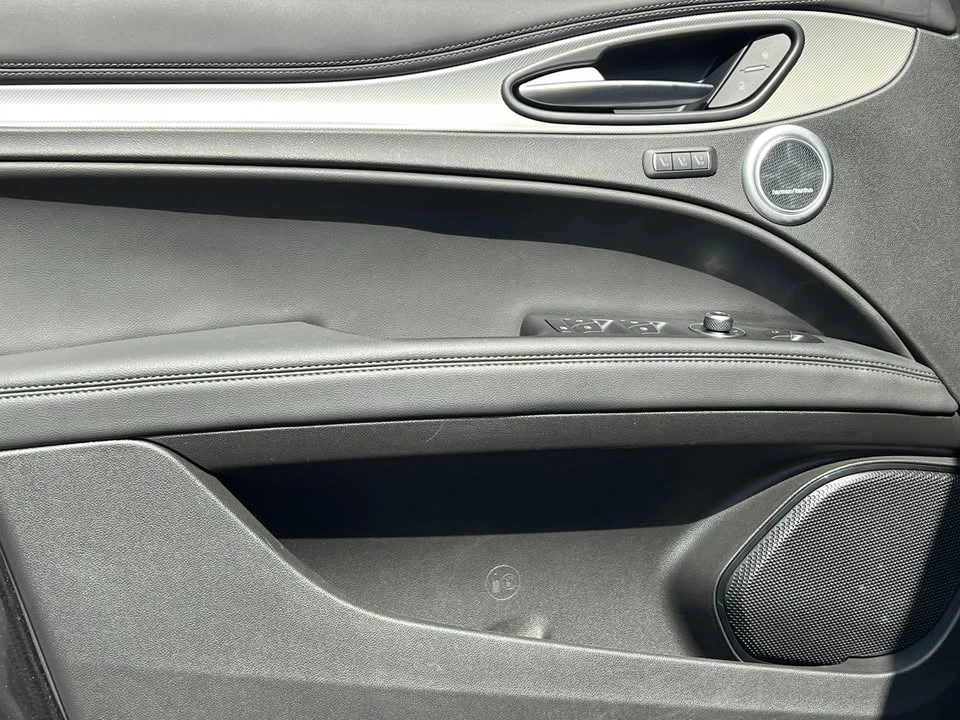 2024 Alfa Romeo Stelvio - Image 15 of 20