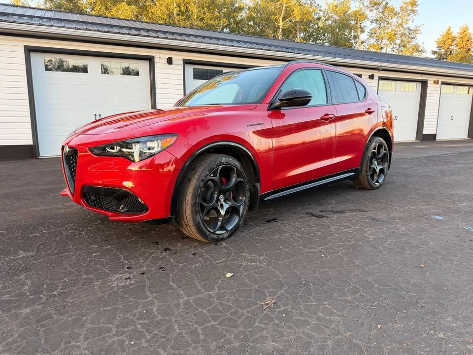 2024 Alfa Romeo Stelvio - Image 2 of 12