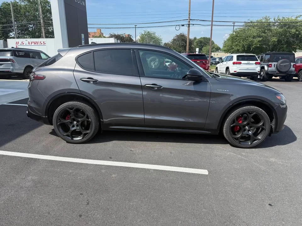 2024 Alfa Romeo Stelvio - Image 4 of 16