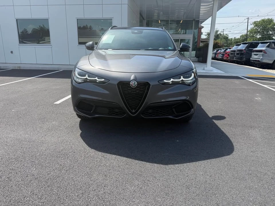2024 Alfa Romeo Stelvio - Image 5 of 16