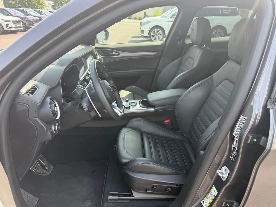 2024 Alfa Romeo Stelvio - Image 14 of 16