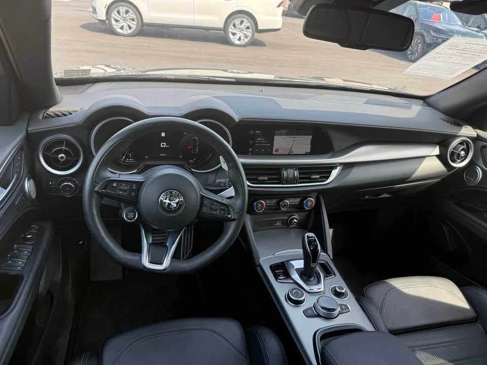 2024 Alfa Romeo Stelvio - Image 10 of 16