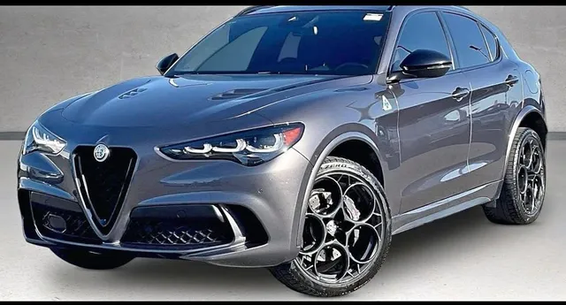 2024 Alfa Romeo Stelvio Quadrifoglio Carbon