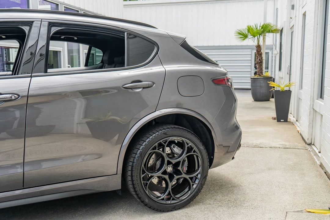 2024 Alfa Romeo Stelvio Quadrifoglio - Image 4 of 31