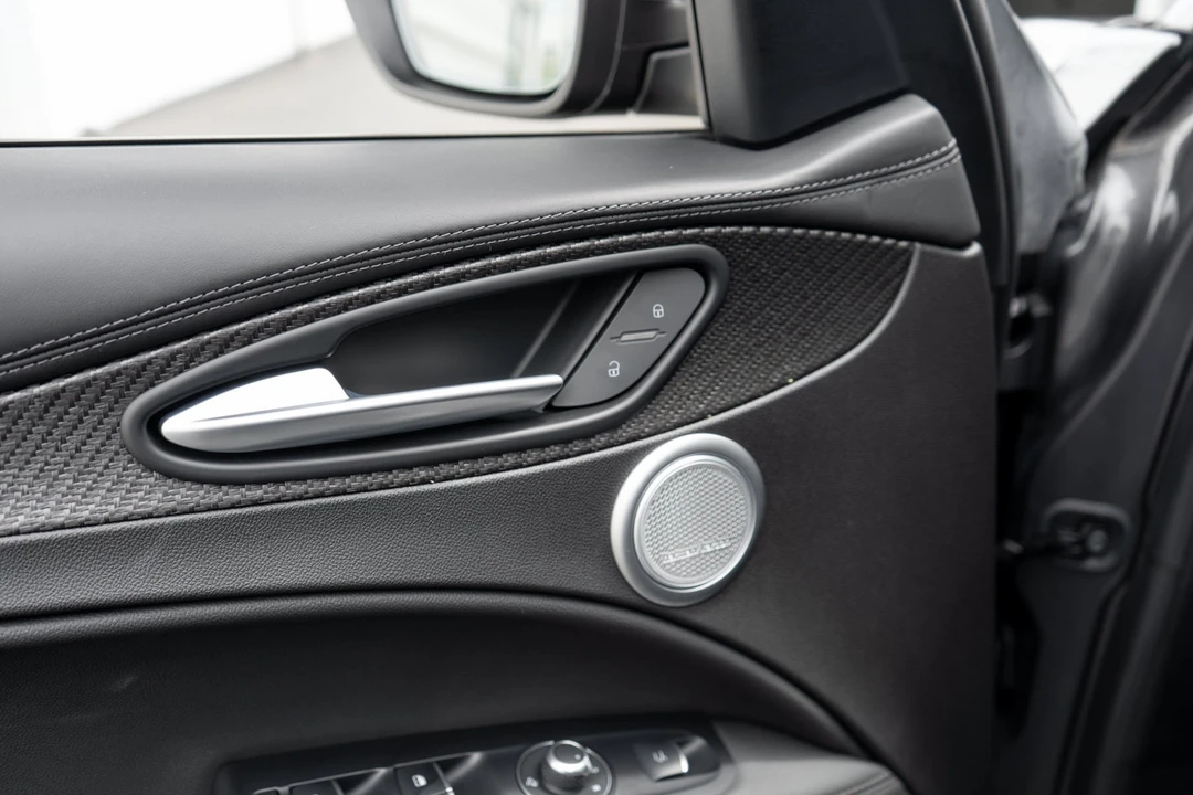 2024 Alfa Romeo Stelvio Quadrifoglio - Image 10 of 31