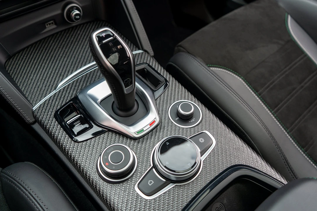 2024 Alfa Romeo Stelvio Quadrifoglio - Image 23 of 31