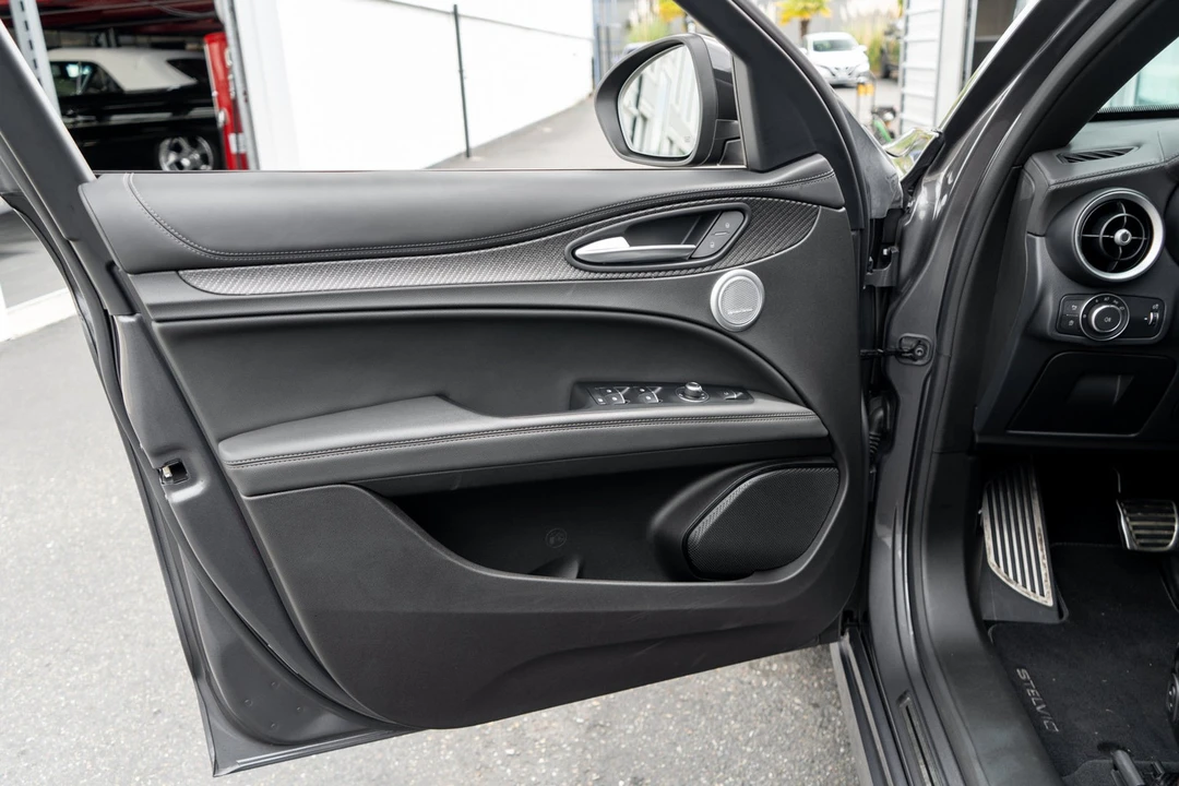 2024 Alfa Romeo Stelvio Quadrifoglio - Image 9 of 31