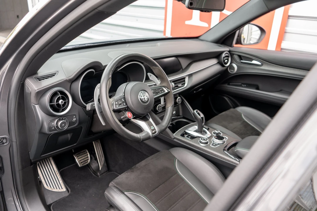2024 Alfa Romeo Stelvio Quadrifoglio - Image 7 of 31