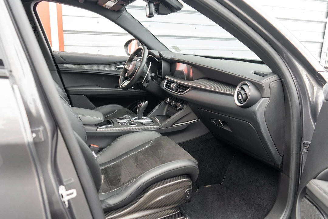 2024 Alfa Romeo Stelvio Quadrifoglio - Image 27 of 31