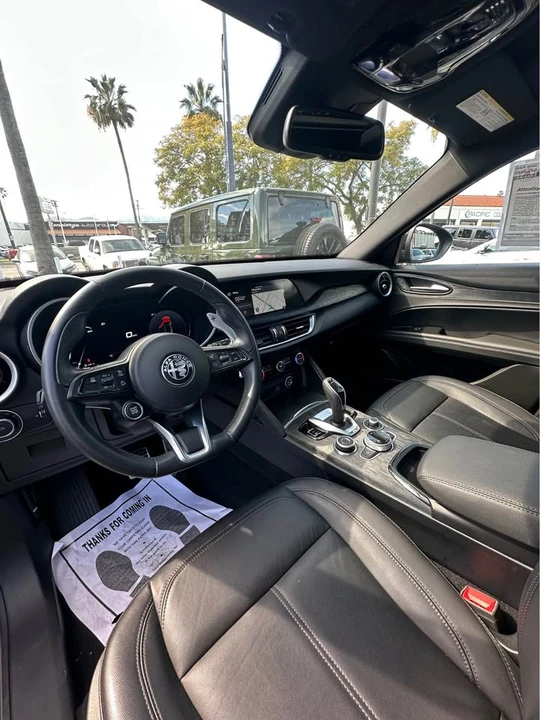 2024 Alfa Romeo Stelvio - Image 9 of 10