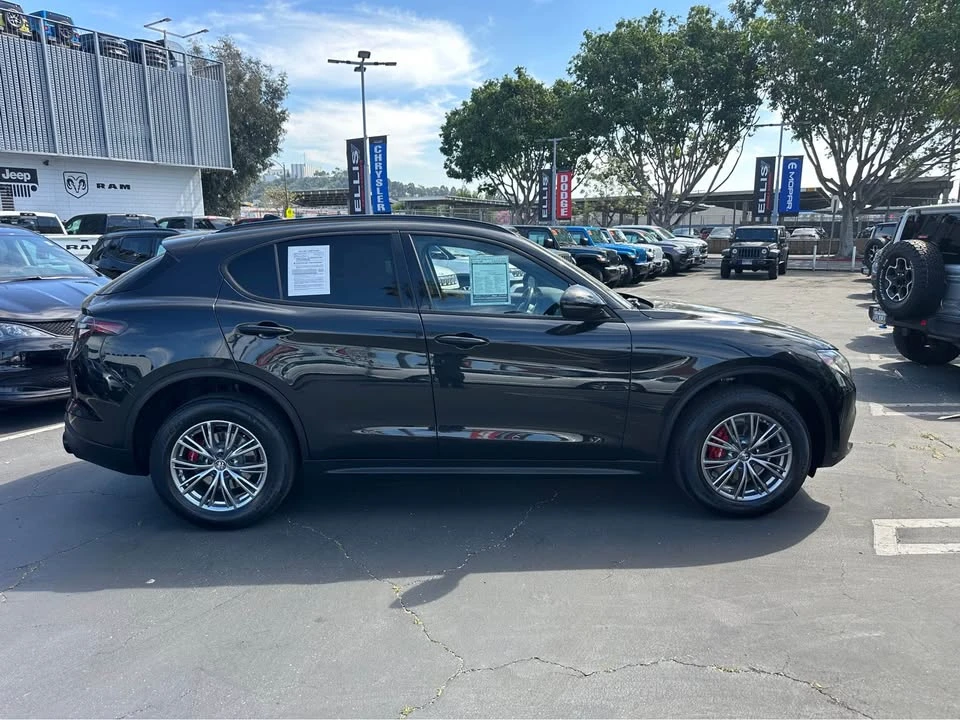2024 Alfa Romeo Stelvio - Image 3 of 10