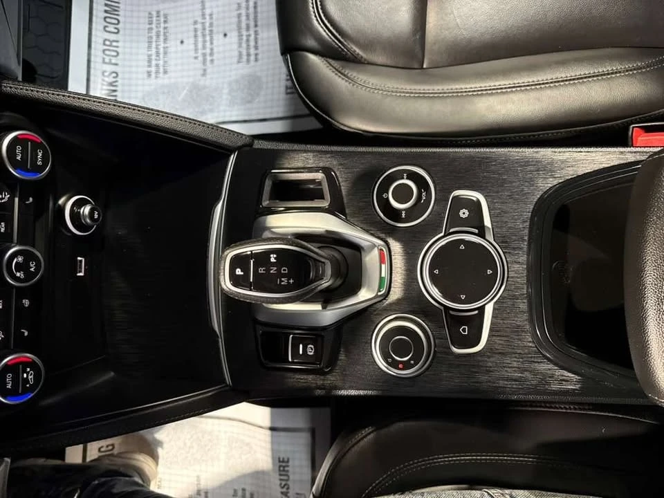 2024 Alfa Romeo Stelvio - Image 19 of 20