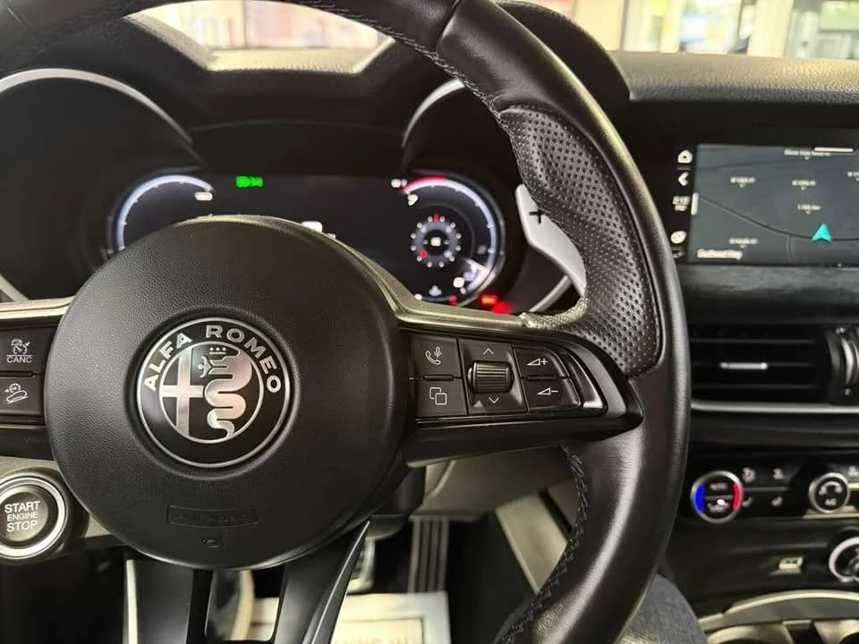2024 Alfa Romeo Stelvio - Image 13 of 20