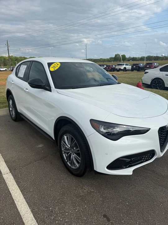 2024 Alfa Romeo - Image 2 of 13