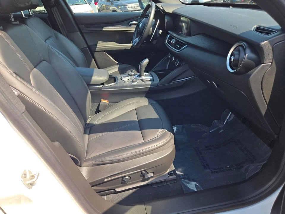 2024 Alfa Romeo Stelvio - Image 17 of 20