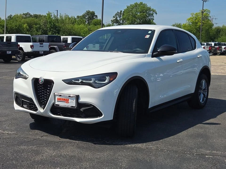 2024 Alfa Romeo Stelvio - Image 2 of 20