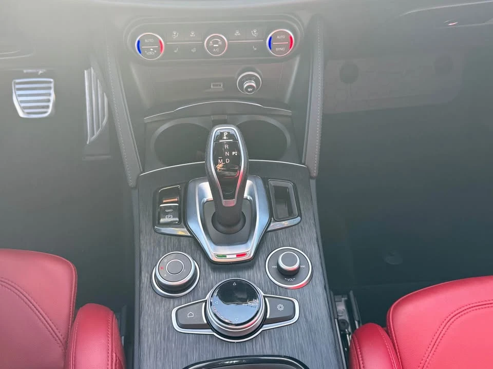 2024 Alfa Romeo Stelvio - Image 9 of 10