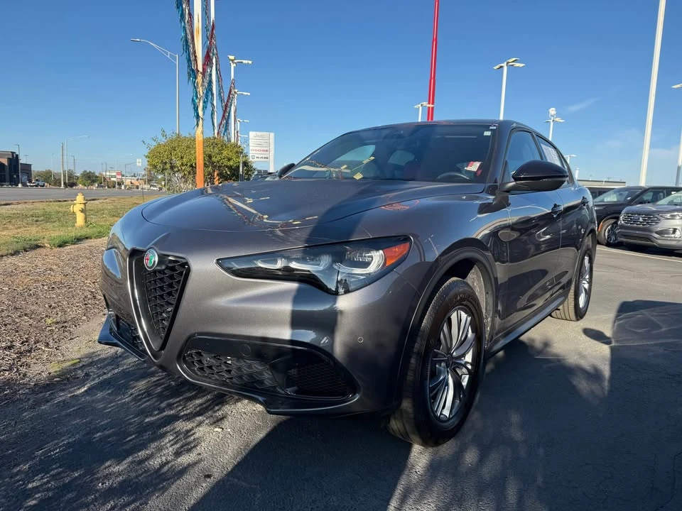 2024 Alfa Romeo Stelvio - Image 2 of 10