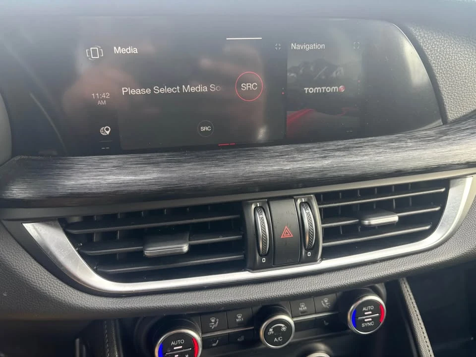 2024 Alfa Romeo Stelvio - Image 16 of 18