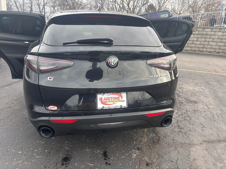 2024 Alfa Romeo Stelvio - Image 10 of 18