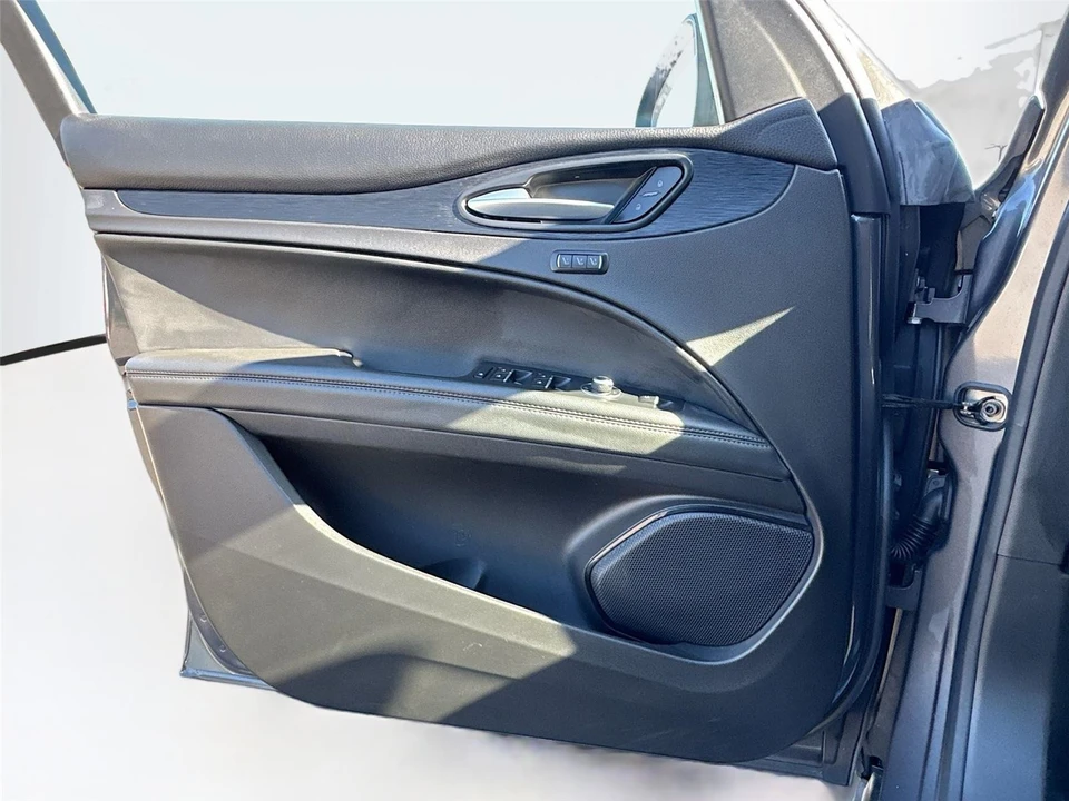 2024 Alfa Romeo Stelvio - Image 17 of 21