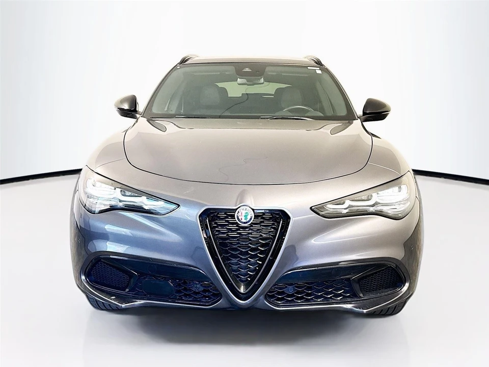 2024 Alfa Romeo Stelvio - Image 29 of 31