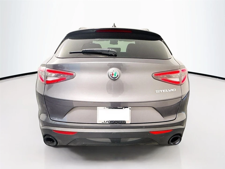 2024 Alfa Romeo Stelvio - Image 30 of 31
