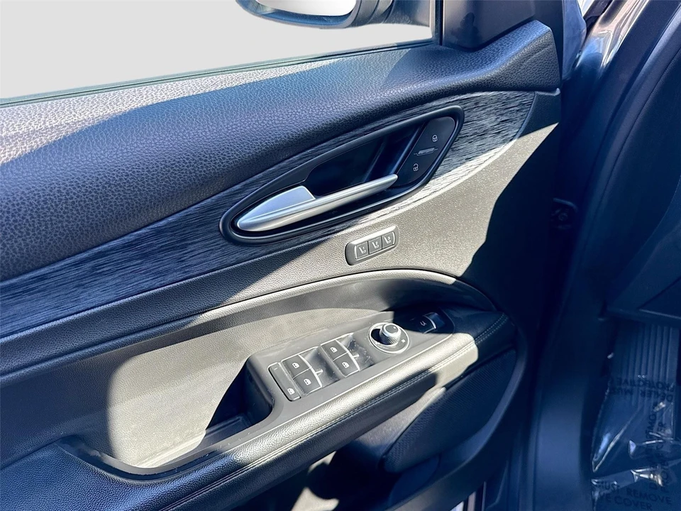 2024 Alfa Romeo Stelvio - Image 16 of 21