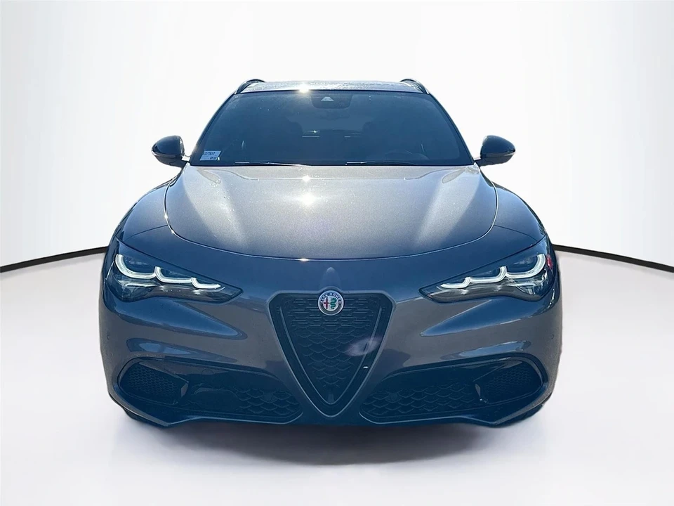 2024 Alfa Romeo Stelvio - Image 2 of 14