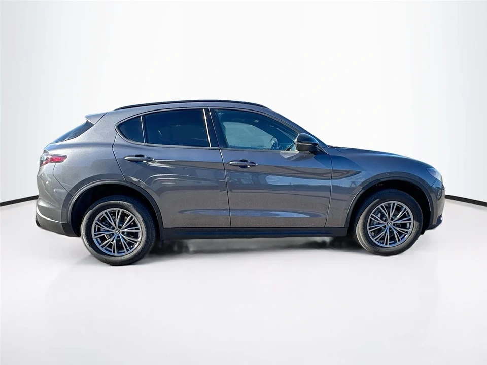 2024 Alfa Romeo Stelvio - Image 13 of 14