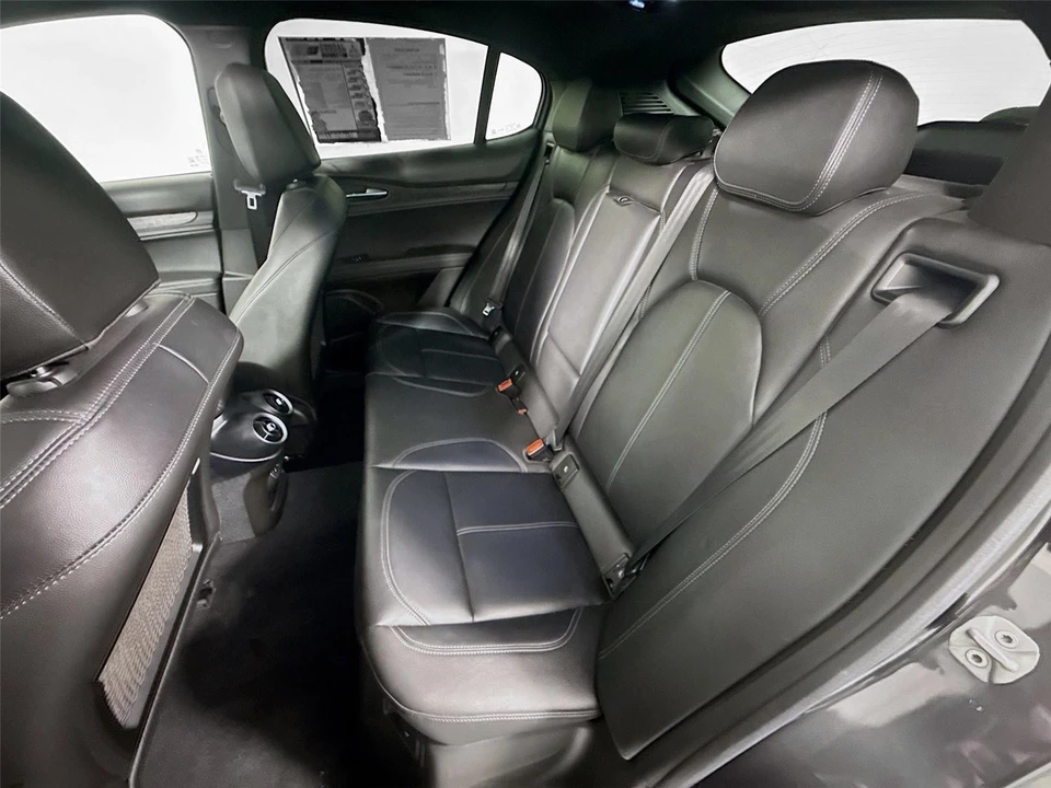 2024 Alfa Romeo Stelvio - Image 21 of 31
