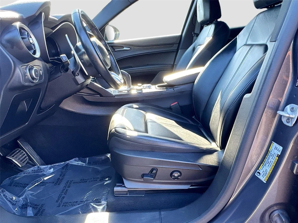 2024 Alfa Romeo Stelvio - Image 18 of 21