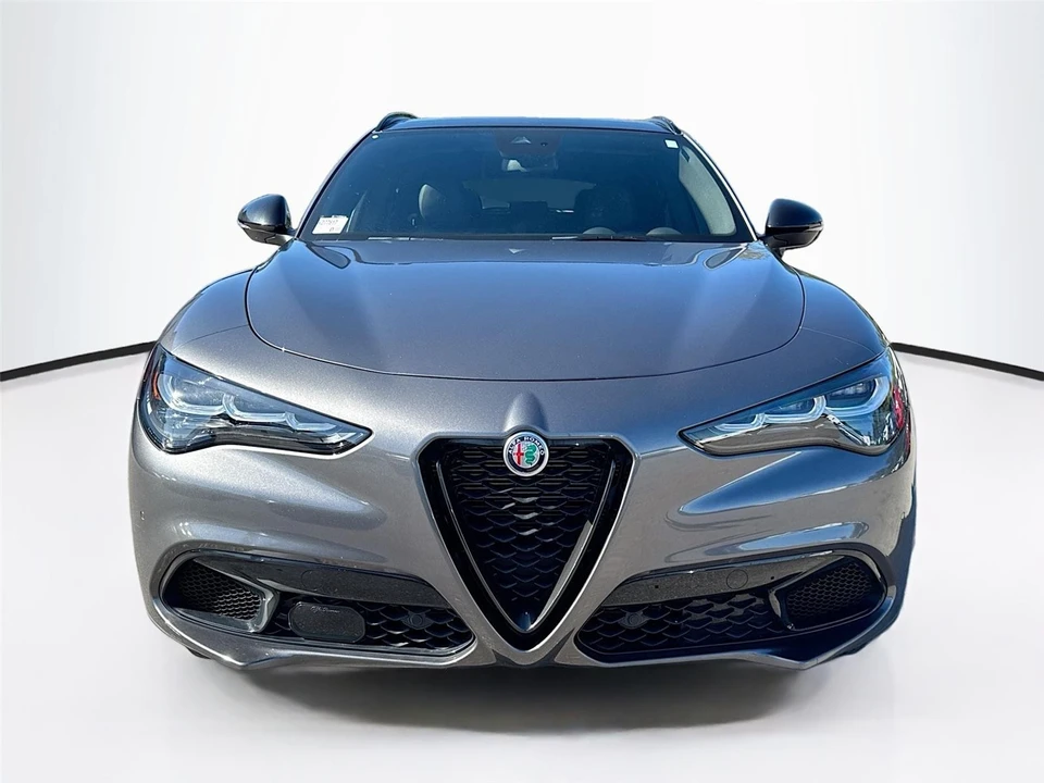 2024 Alfa Romeo Stelvio - Image 2 of 21