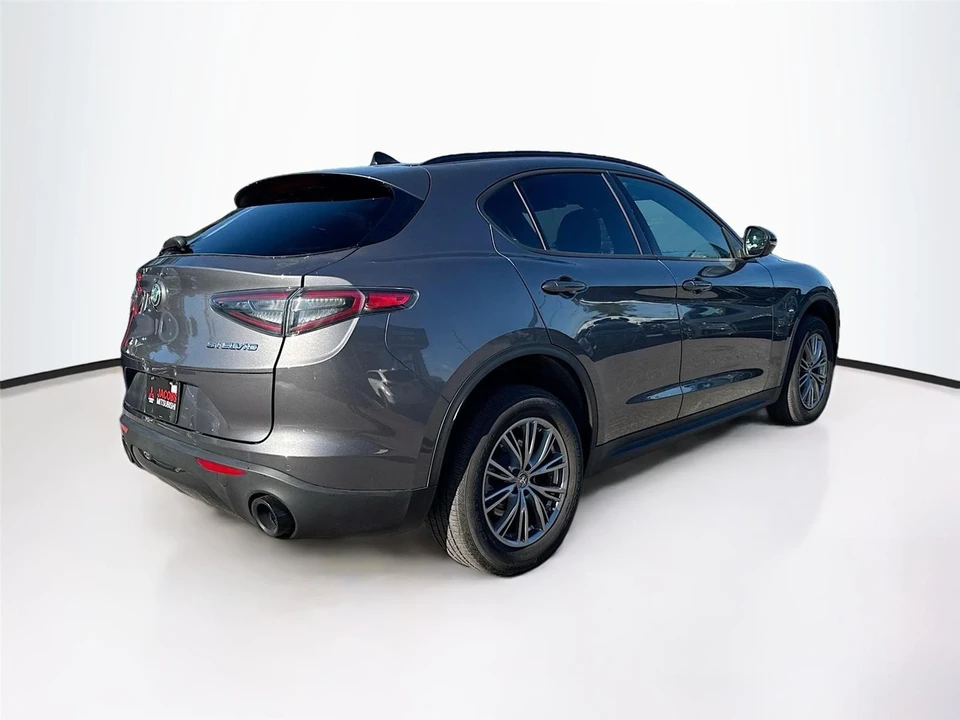 2024 Alfa Romeo Stelvio - Image 12 of 14
