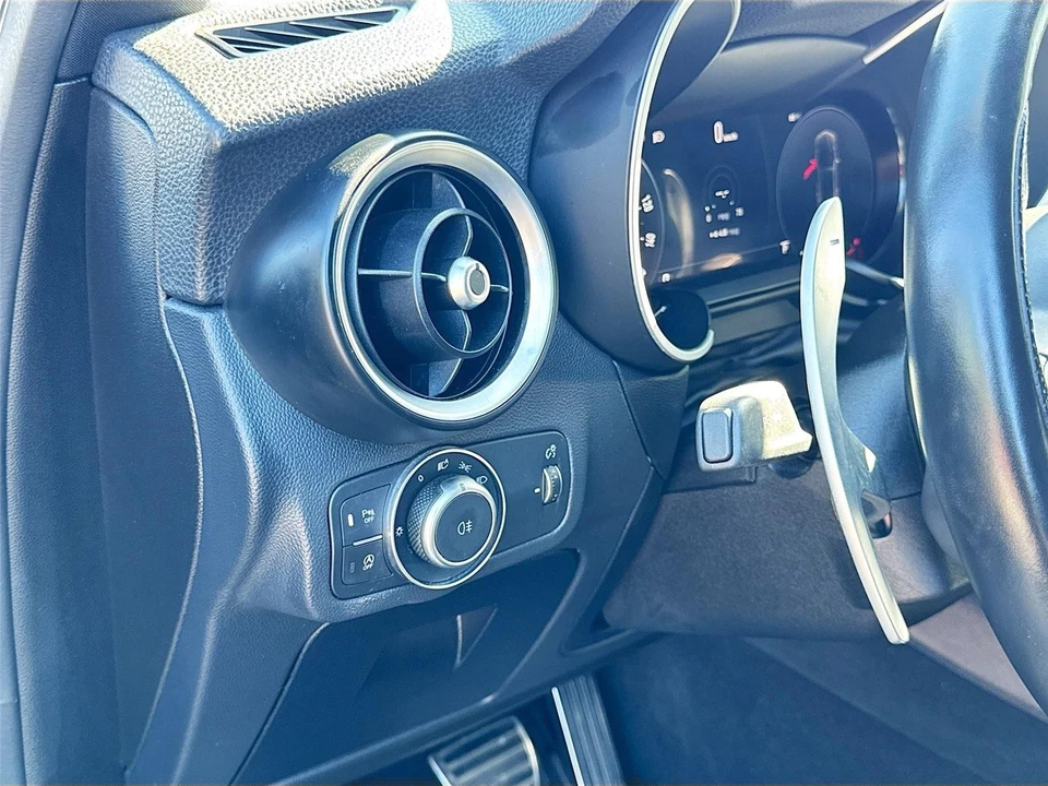2024 Alfa Romeo Stelvio - Image 10 of 21