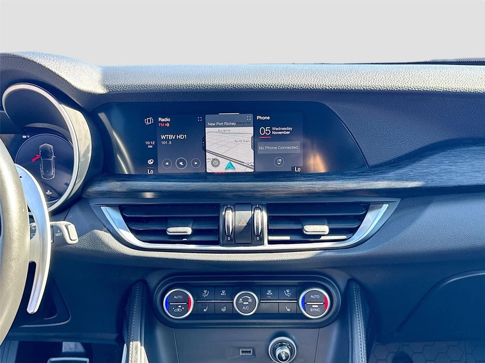 2024 Alfa Romeo Stelvio - Image 14 of 21