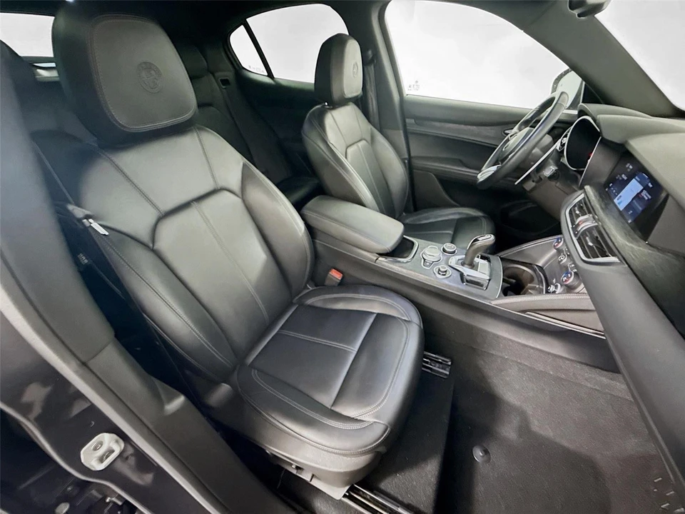 2024 Alfa Romeo Stelvio - Image 26 of 31
