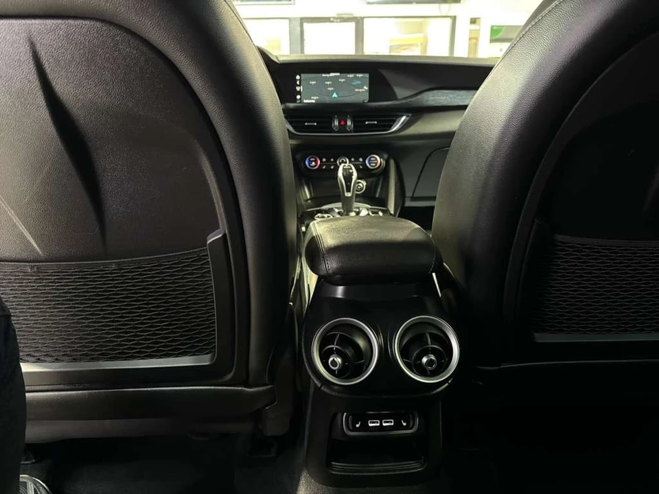 2024 Alfa Romeo Stelvio - Image 23 of 31