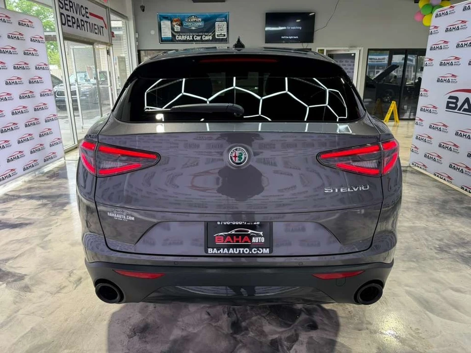 2024 Alfa Romeo Stelvio - Image 9 of 31