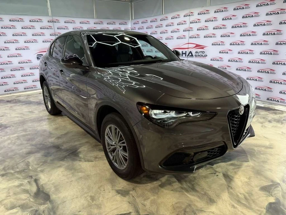 2024 Alfa Romeo Stelvio - Image 5 of 31