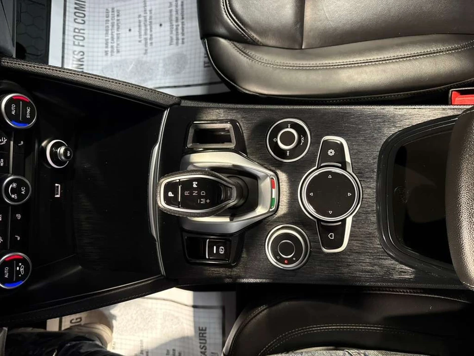 2024 Alfa Romeo Stelvio - Image 19 of 31