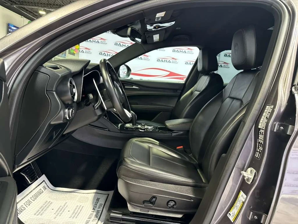 2024 Alfa Romeo Stelvio - Image 30 of 31