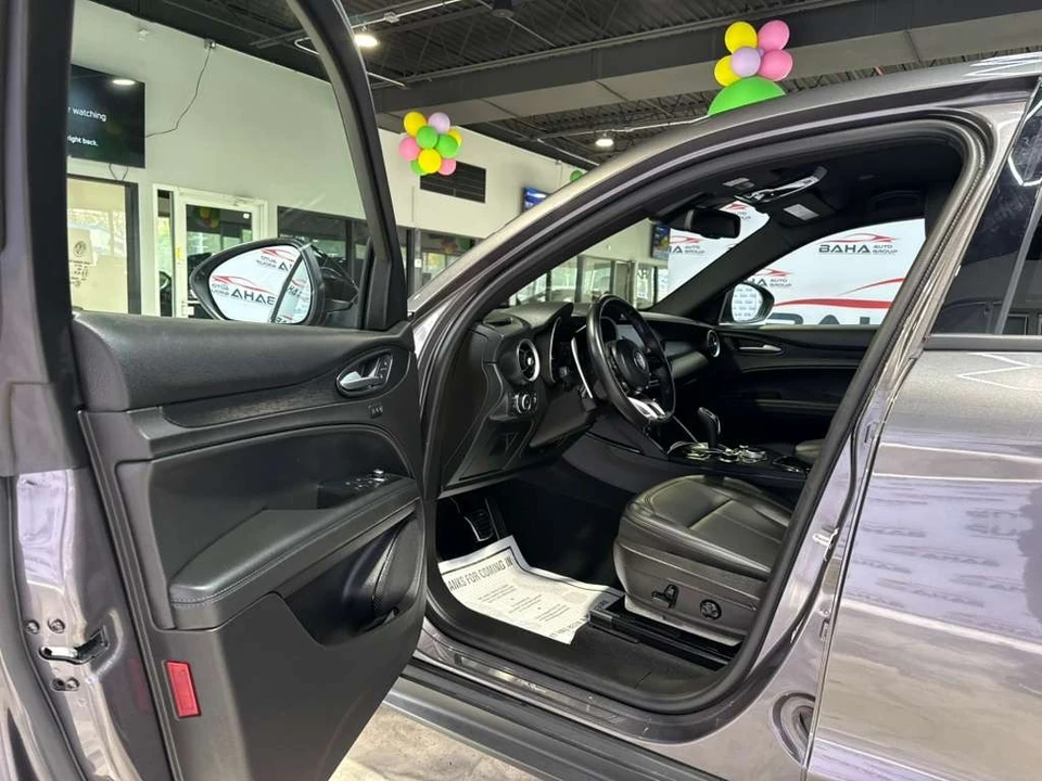 2024 Alfa Romeo Stelvio - Image 29 of 31
