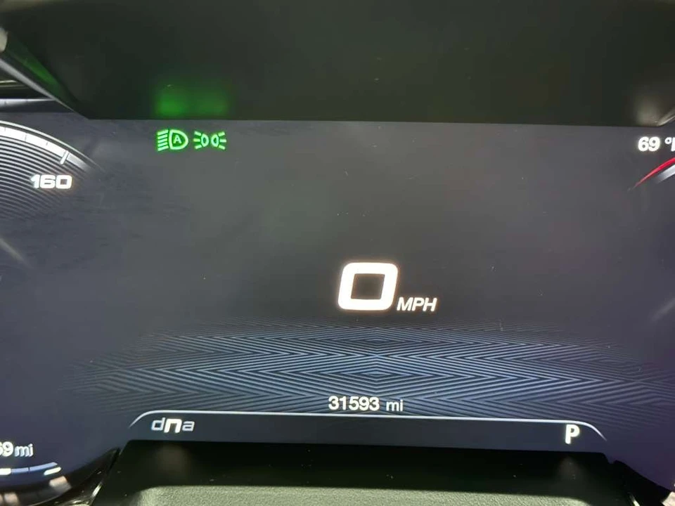 2024 Alfa Romeo Stelvio - Image 16 of 31